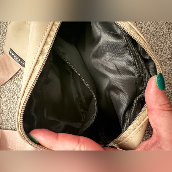 cocopup London 🤎 - Dog Walking Caramel Latte Bag - Picture 7 of 9